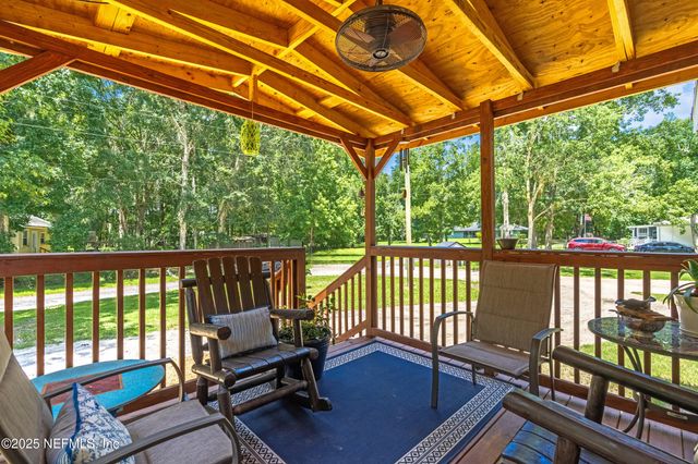 211 KNIGHT BOXX Road, Middleburg, FL 32068