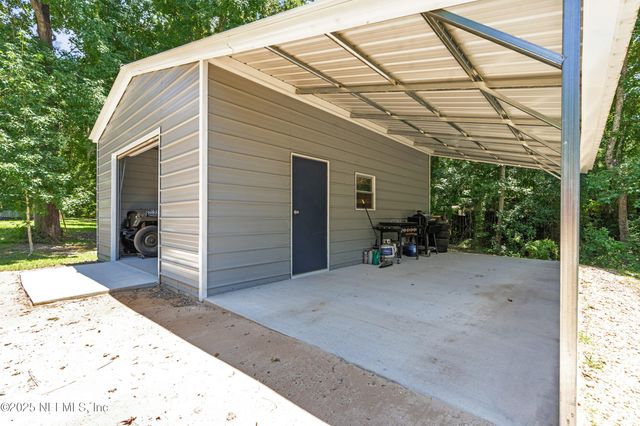 211 KNIGHT BOXX Road, Middleburg, FL 32068