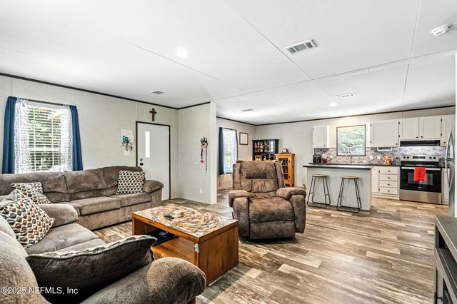 211 KNIGHT BOXX Road, Middleburg, FL 32068