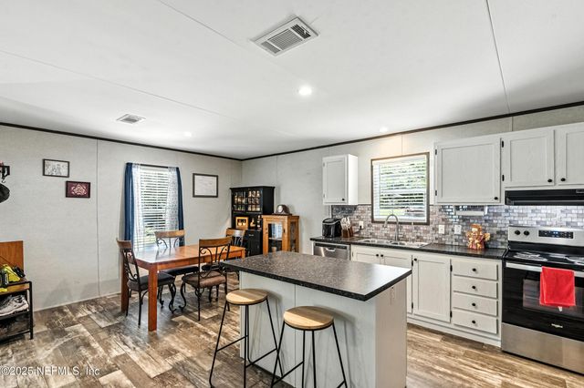211 KNIGHT BOXX Road, Middleburg, FL 32068