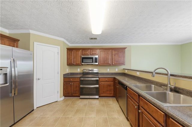 4693 Shaded Oak Lane, Forest Park, GA 30297
