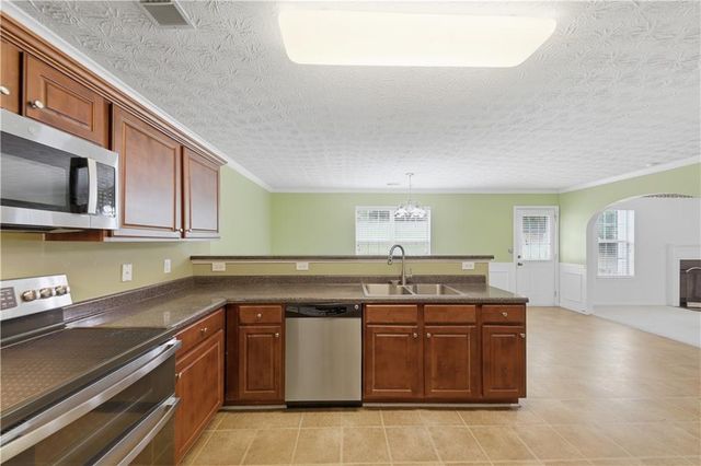 4693 Shaded Oak Lane, Forest Park, GA 30297