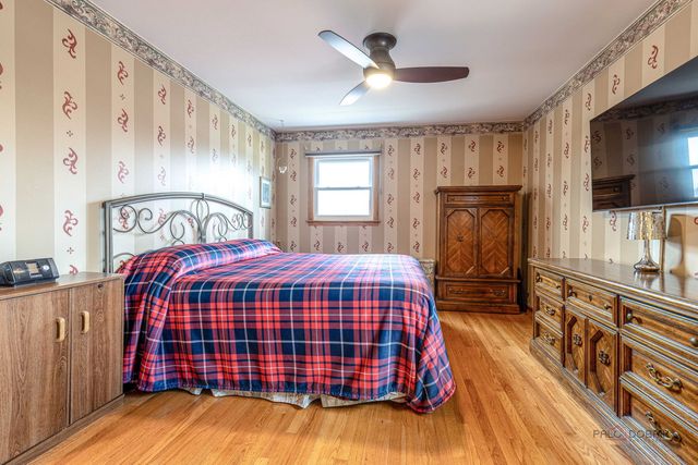 1802 W Pheasant Trail, Mount Prospect, IL 60056