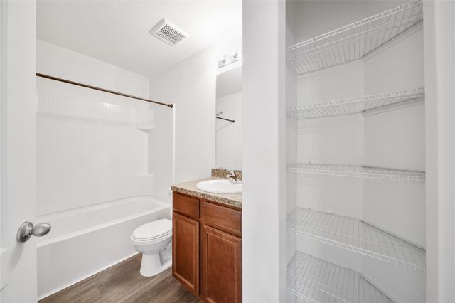 12122 Trawler Place, Texas City, TX 77568