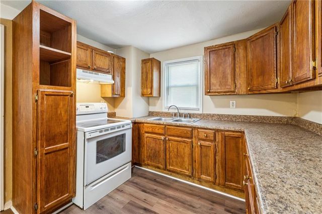 11432 E 17TH Street, Independence, MO 64052