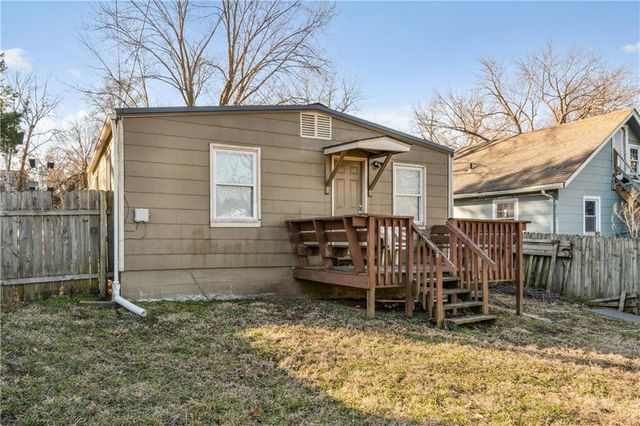 11432 E 17TH Street, Independence, MO 64052
