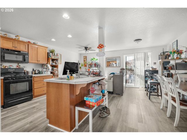 870 Nw 3RD Ave, Canby, OR 97013