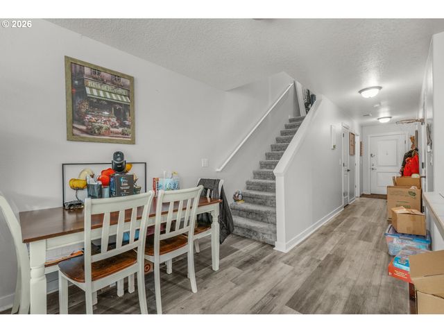 870 Nw 3RD Ave, Canby, OR 97013
