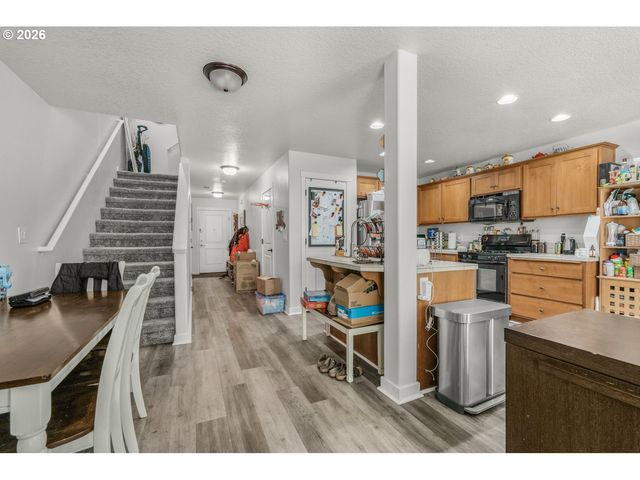 870 Nw 3RD Ave, Canby, OR 97013