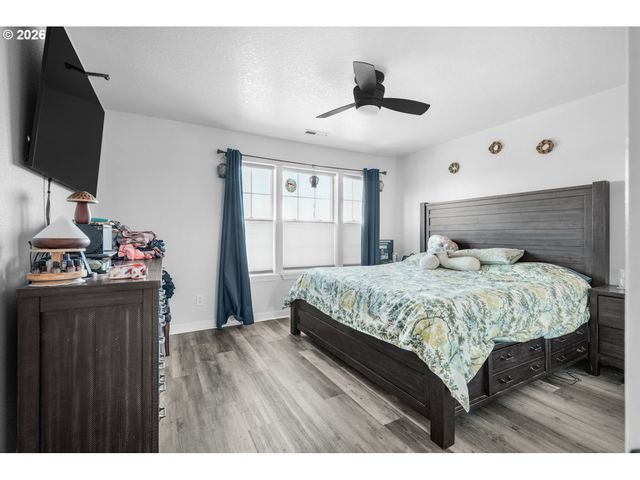 870 Nw 3RD Ave, Canby, OR 97013