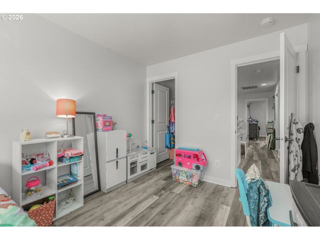 870 Nw 3RD Ave, Canby, OR 97013