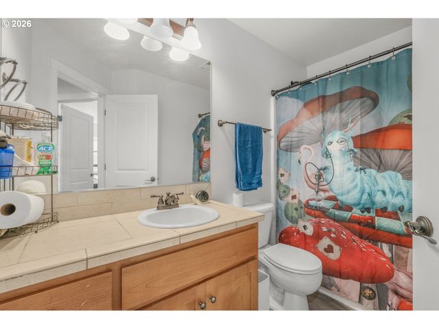 870 Nw 3RD Ave, Canby, OR 97013