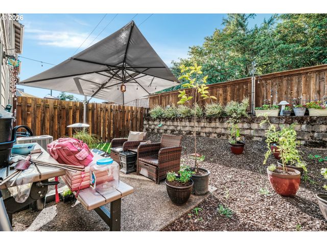 870 Nw 3RD Ave, Canby, OR 97013