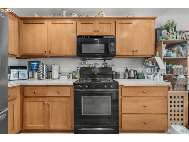 870 Nw 3RD Ave, Canby, OR 97013