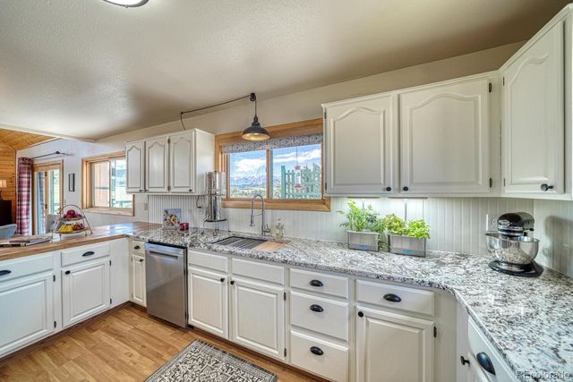 895 Acorn Road, Cotopaxi, CO 81223