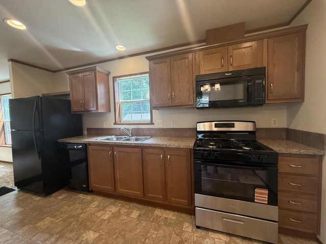 38 Fawn Drive, Wisconsin Dells, WI 53913