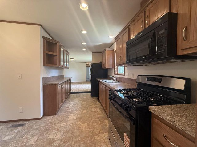38 Fawn Drive, Wisconsin Dells, WI 53913