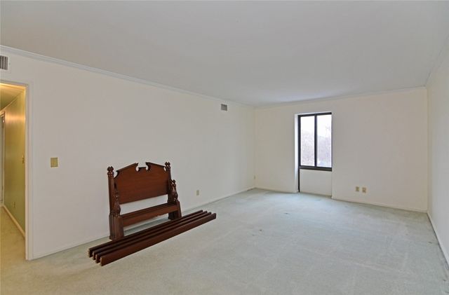 201 Grant St 606, Sewickley, PA 15143