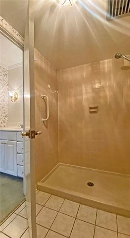 201 Grant St 606, Sewickley, PA 15143