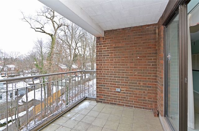 201 Grant St 606, Sewickley, PA 15143