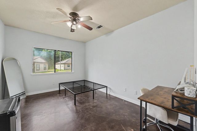 3122 Molly Drive, Huntsville, TX 77340