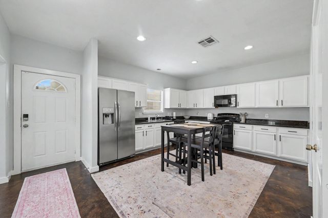 3122 Molly Drive, Huntsville, TX 77340