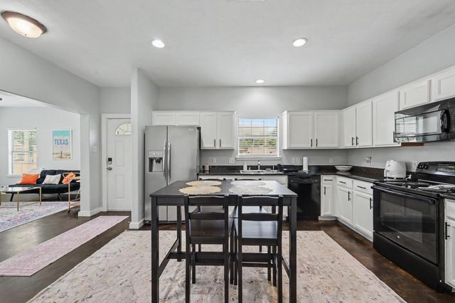 3122 Molly Drive, Huntsville, TX 77340
