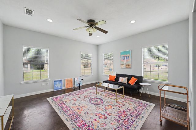 3122 Molly Drive, Huntsville, TX 77340