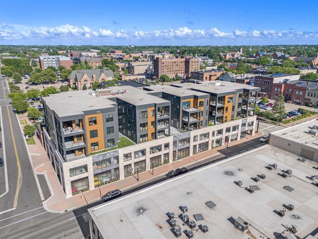 159 S River Avenue 504, Holland, MI 49423