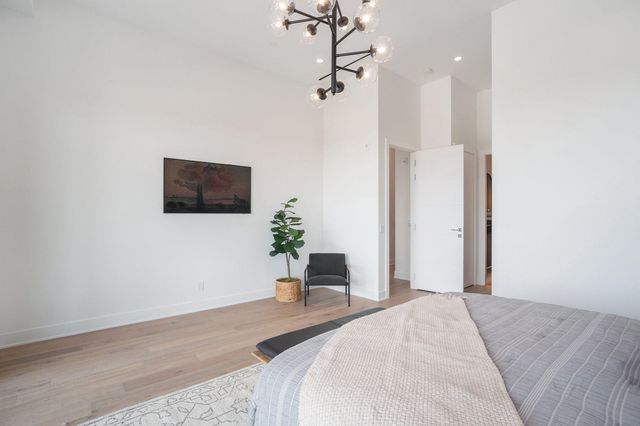 159 S River Avenue 504, Holland, MI 49423