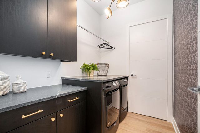159 S River Avenue 504, Holland, MI 49423