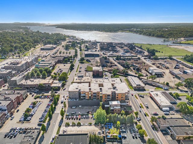 159 S River Avenue 504, Holland, MI 49423