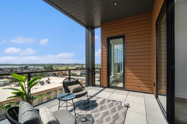 159 S River Avenue 504, Holland, MI 49423