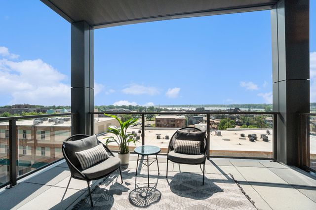159 S River Avenue 504, Holland, MI 49423
