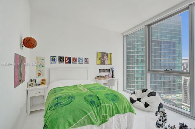 300 Biscayne Boulevard Way 3304C, Miami, FL 33131