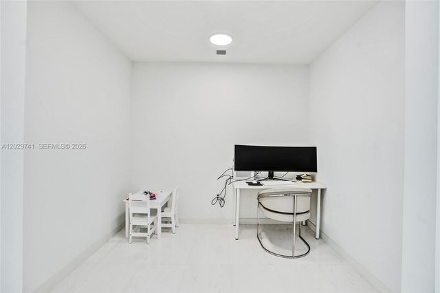300 Biscayne Boulevard Way 3304C, Miami, FL 33131