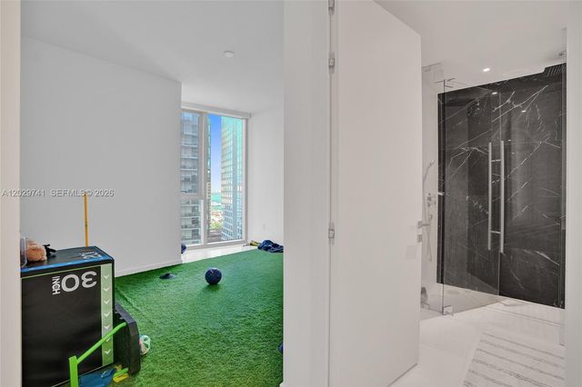 300 Biscayne Boulevard Way 3304C, Miami, FL 33131