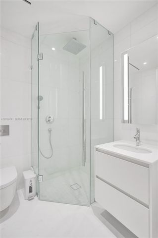 300 Biscayne Boulevard Way 3304C, Miami, FL 33131