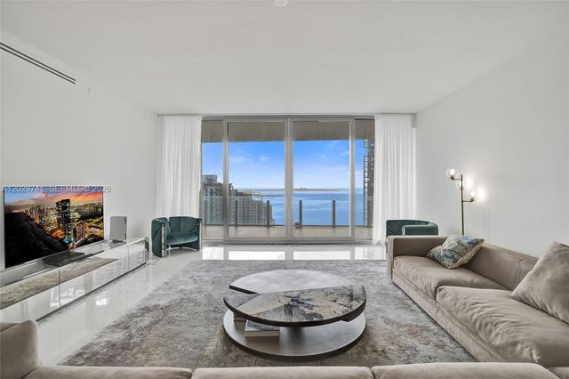 300 Biscayne Boulevard Way 3304C, Miami, FL 33131