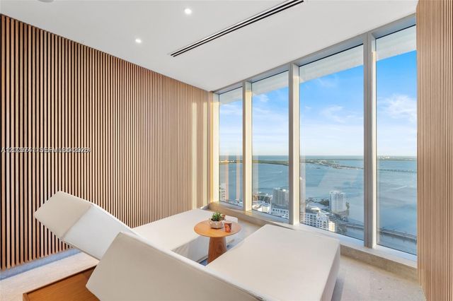 300 Biscayne Boulevard Way 3304C, Miami, FL 33131