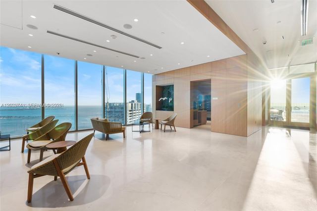 300 Biscayne Boulevard Way 3304C, Miami, FL 33131