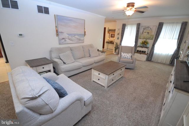 38 VELLA LA VELLA LN, Egg Harbor Township, NJ 08234