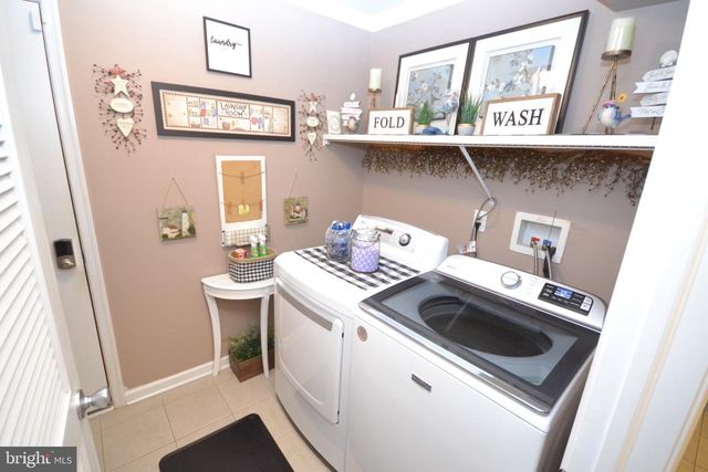 38 VELLA LA VELLA LN, Egg Harbor Township, NJ 08234