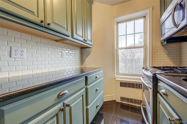 77-15 113th Street 2O, Forest Hills, NY 11375