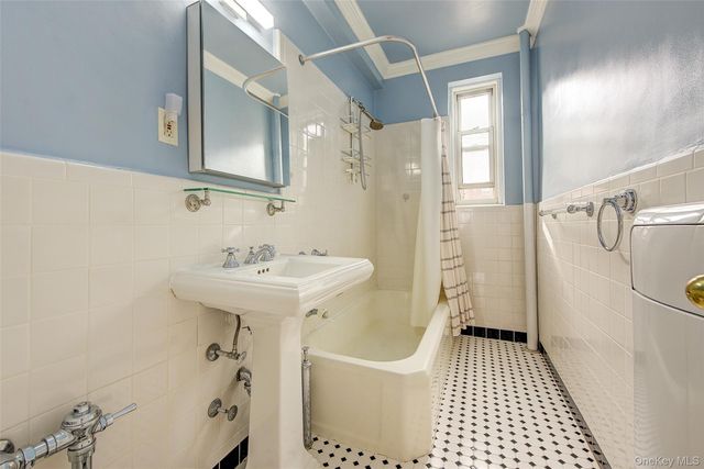 77-15 113th Street 2O, Forest Hills, NY 11375