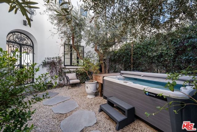 27212 Escondido Beach Road, Malibu, CA 90265