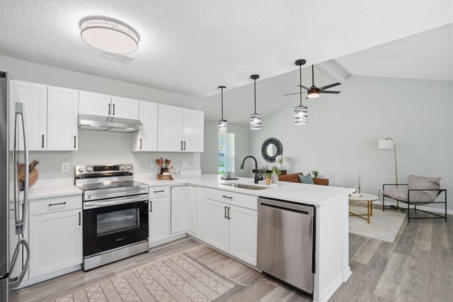 121 University Drive, Ladson, SC 29456