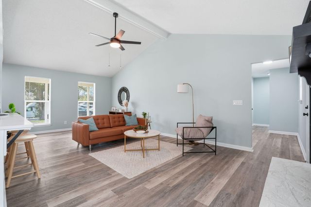 121 University Drive, Ladson, SC 29456