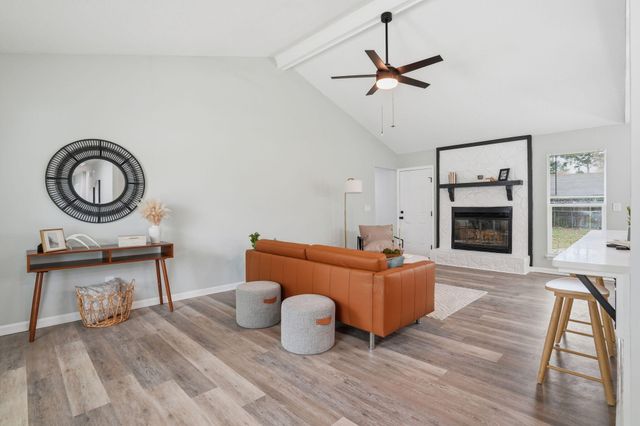 121 University Drive, Ladson, SC 29456