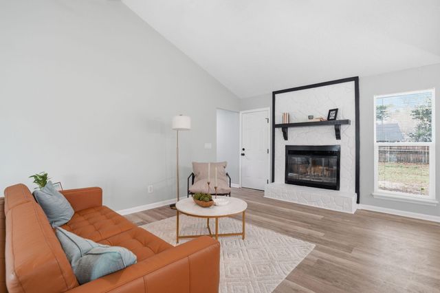 121 University Drive, Ladson, SC 29456